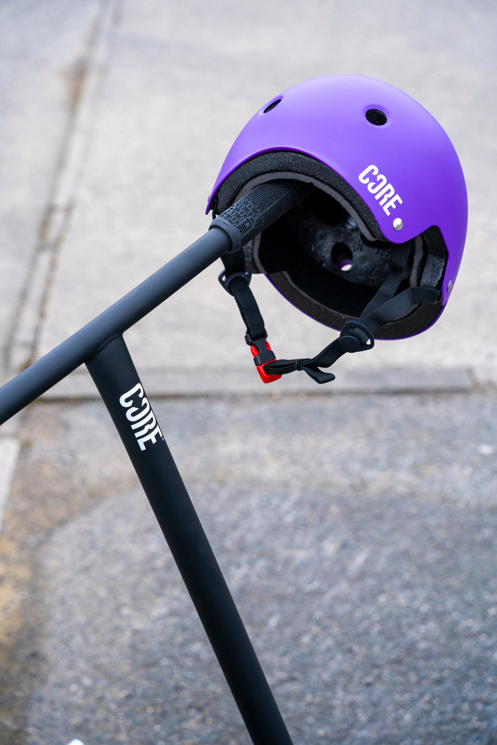 fahrradhelm kinnriemen kürzen CORE Action Sports BMX Helm Lila I Skateboard Helm