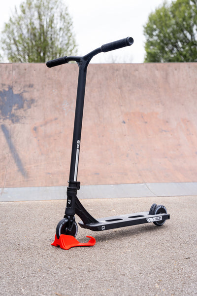 CORE Scooter Wall Floor Stand Red I Scooter Stand In Use