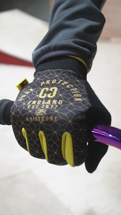 CORE Protection BMX Gloves SR Black Gold Geo I Bike Gloves Video