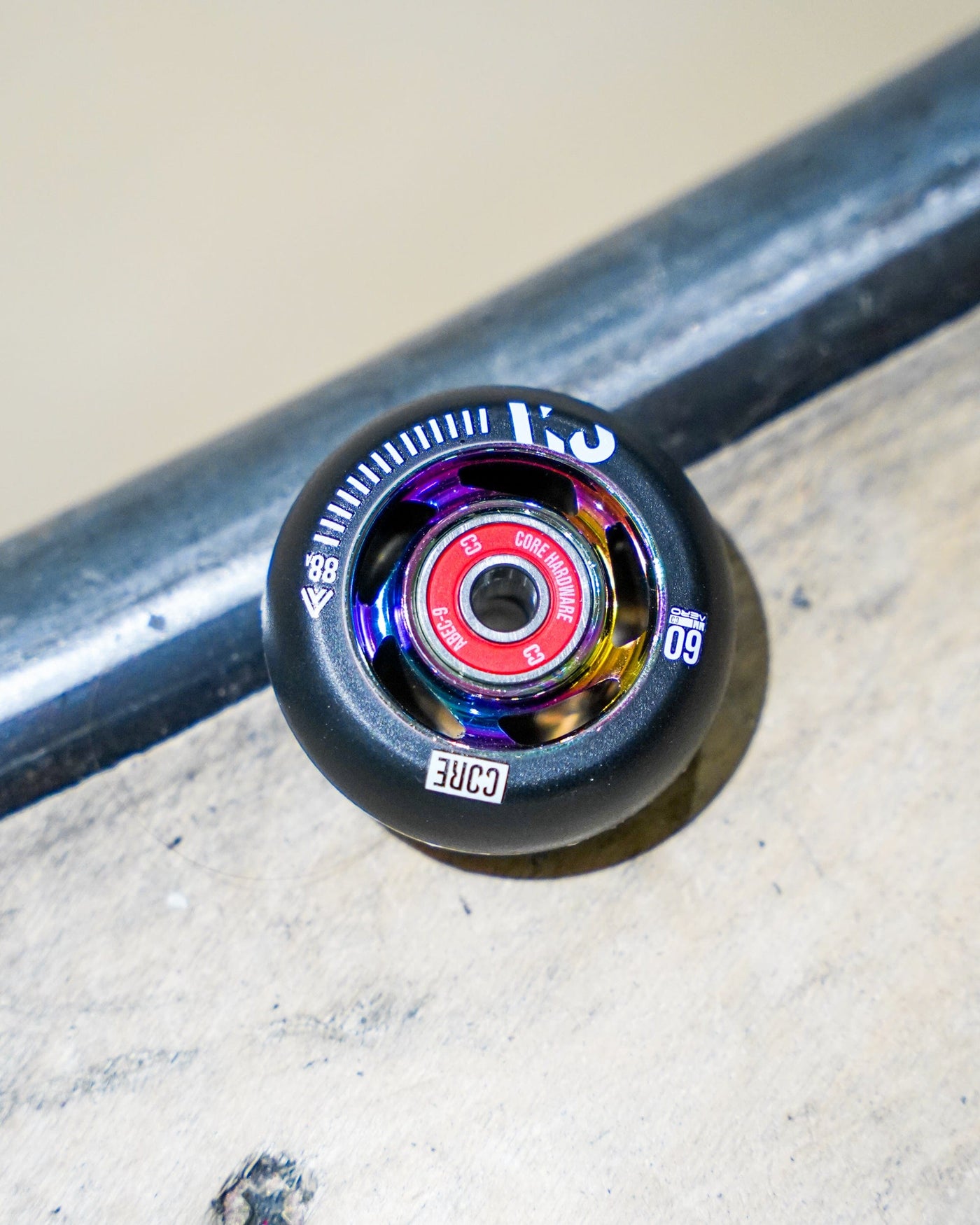 CORE Aero Inline Skate Wheels 60mm Neo Chrome 4 Pack Bearings I Skate Bearings Alt Skate Park