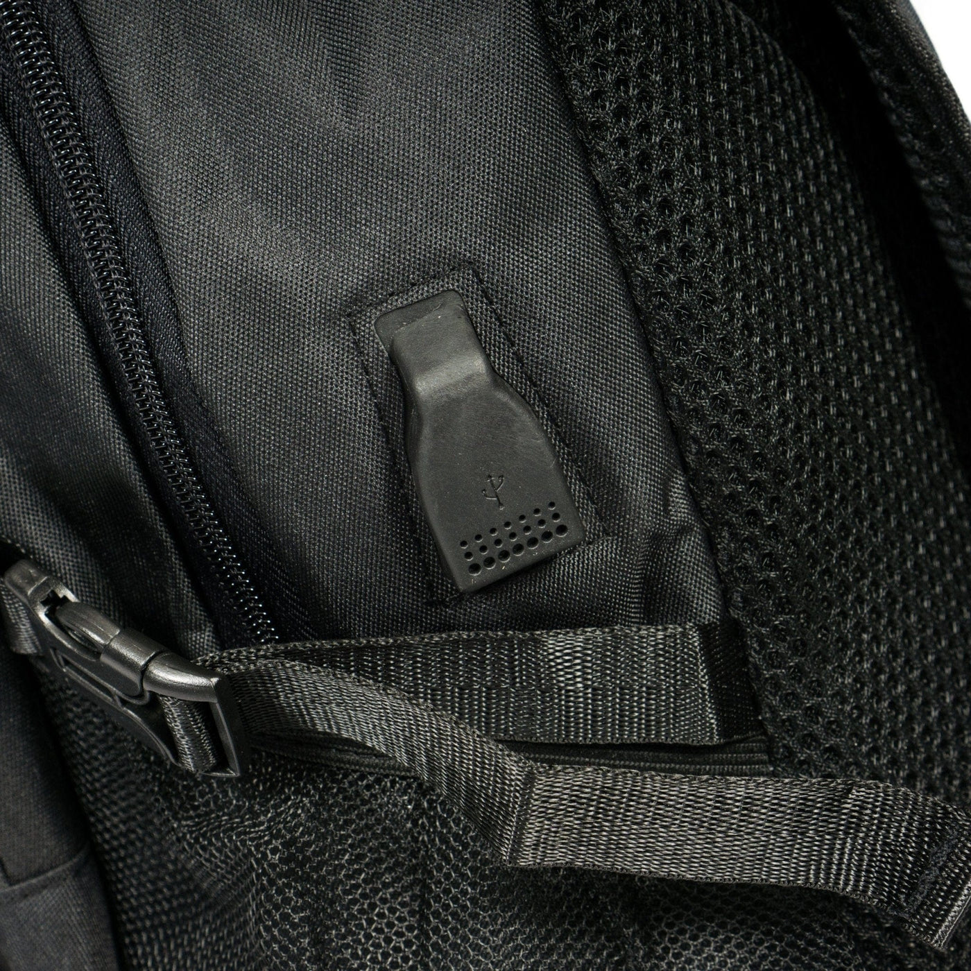 CORE Helmet Backpack Black I Backpack Helmet Holder USB Charger