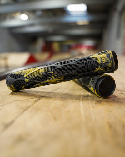 CORE Pro Scooter Handlebar Grips Soft 170mm Bark (Black/Gum) I Scooter Grips Skatepark