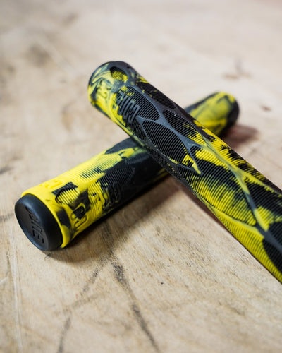 CORE Pro Scooter Handlebar Grips Soft 170mm Wasp Yellow/Black I Scooter Grips Skatepark