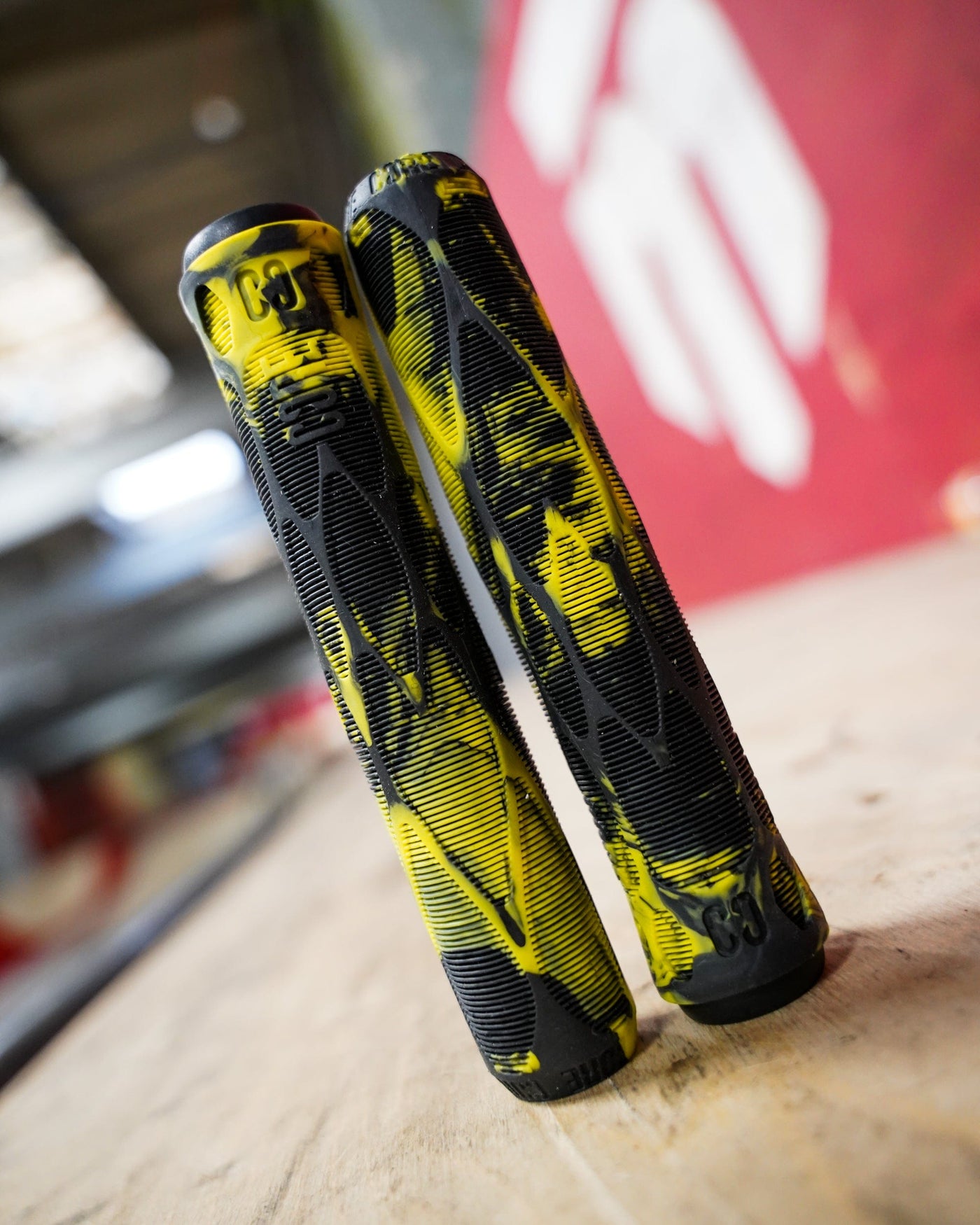 CORE Pro Scooter Handlebar Grips Soft 170mm Wasp Yellow/Black I Scooter Grips Standing Up