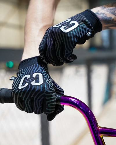 CORE Protection Aero BMX Gloves Neo Chrome I Bike Gloves Product in Use