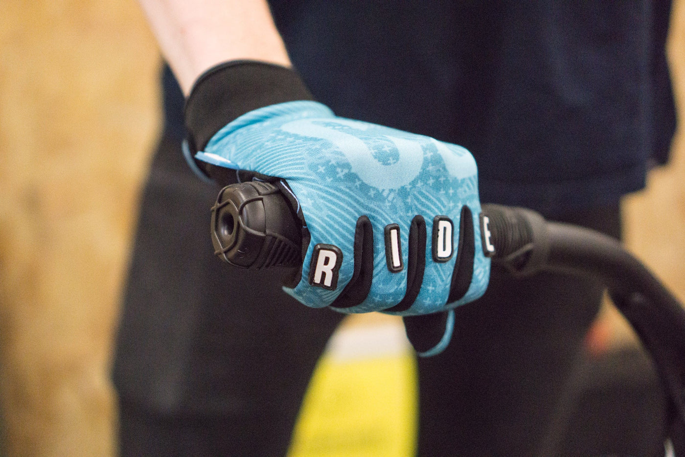 CORE Protection BMX Gloves Teal I Bike Gloves Gripping