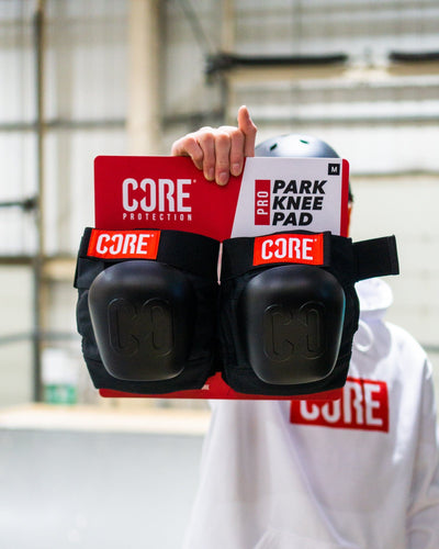Core Pro Park Skate Knee Pads I Knee Pad Skates Holding Packaging